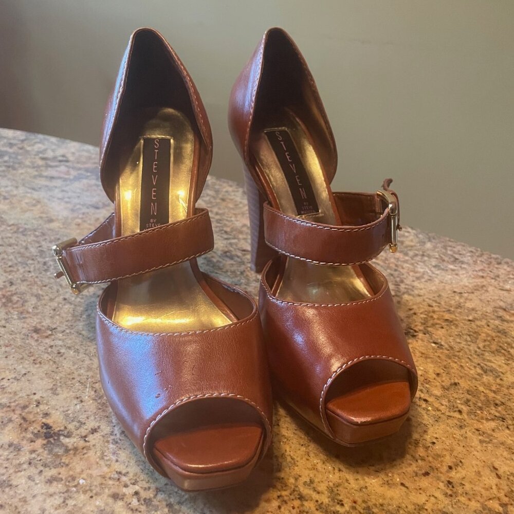 Brown Steve Madden Heels (Size 6)